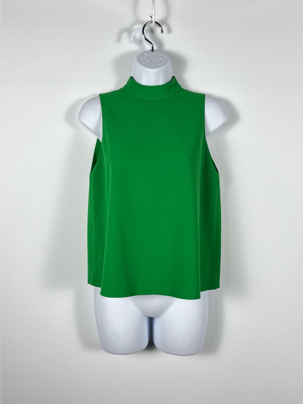 Alice + Olivia Kelly Green Mock Neck Sleeveless Crepe Top Size 2 Nwot
